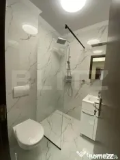 Apartament 4 camere complet renovat – 2 băi, 2 balcoane,
