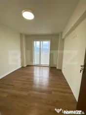 Apartament 4 camere complet renovat – 2 băi, 2 balcoane,