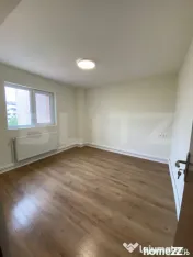 Apartament 4 camere complet renovat – 2 băi, 2 balcoane,