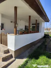 Casă renovată complet, 1800 mp teren, zonă liniștită î 