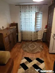 Casă renovată complet, 1800 mp teren, zonă liniștită î 