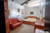 Vilă pe malul lacului, 3.000 mp, 4 corpuri, Piscină, te... 