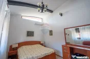 Vilă pe malul lacului, 3.000 mp, 4 corpuri, Piscină, te... 