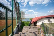 Vilă pe malul lacului, 3.000 mp, 4 corpuri, Piscină, te... 