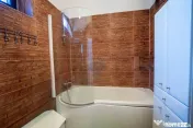 Vilă pe malul lacului, 3.000 mp, 4 corpuri, Piscină, te... 
