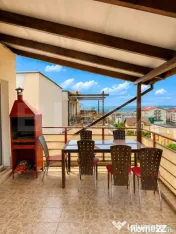 Penthouse exclusivist cu terasă panoramică de 34 mp în Bu 