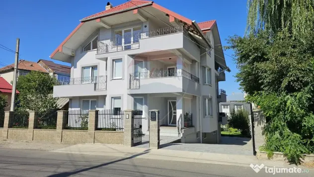 Casă / Vilă de lux cu 8 camere de vânzare in Obcini, S...