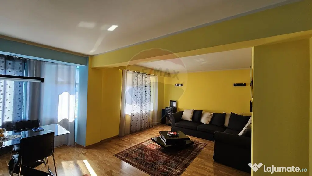 Casă / Vilă de lux cu 8 camere de vânzare in Obcini, S...