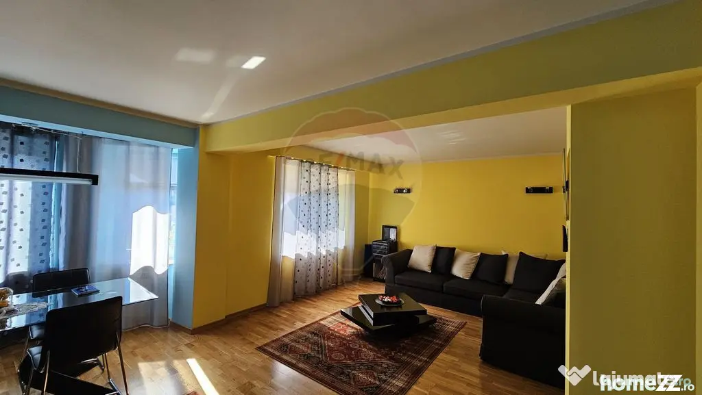 Casă / Vilă de lux cu 8 camere de vânzare in Obcini, S...