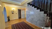 Casă / Vilă de lux cu 8 camere de vânzare in Obcini, S...