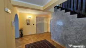 Casă / Vilă de lux cu 8 camere de vânzare in Obcini, S...