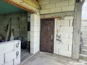 Casă la roșu, – Oradea, str. Caișilor. 175 000 E . C... 