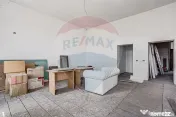 Apartament ultracentral 62 mp cu 2 ferestre spre bulevard 