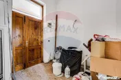 Apartament ultracentral 62 mp cu 2 ferestre spre bulevard 