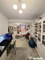 Apartament Spatios, 3 Camere, Decomandat, Demisol, Zona Prim 