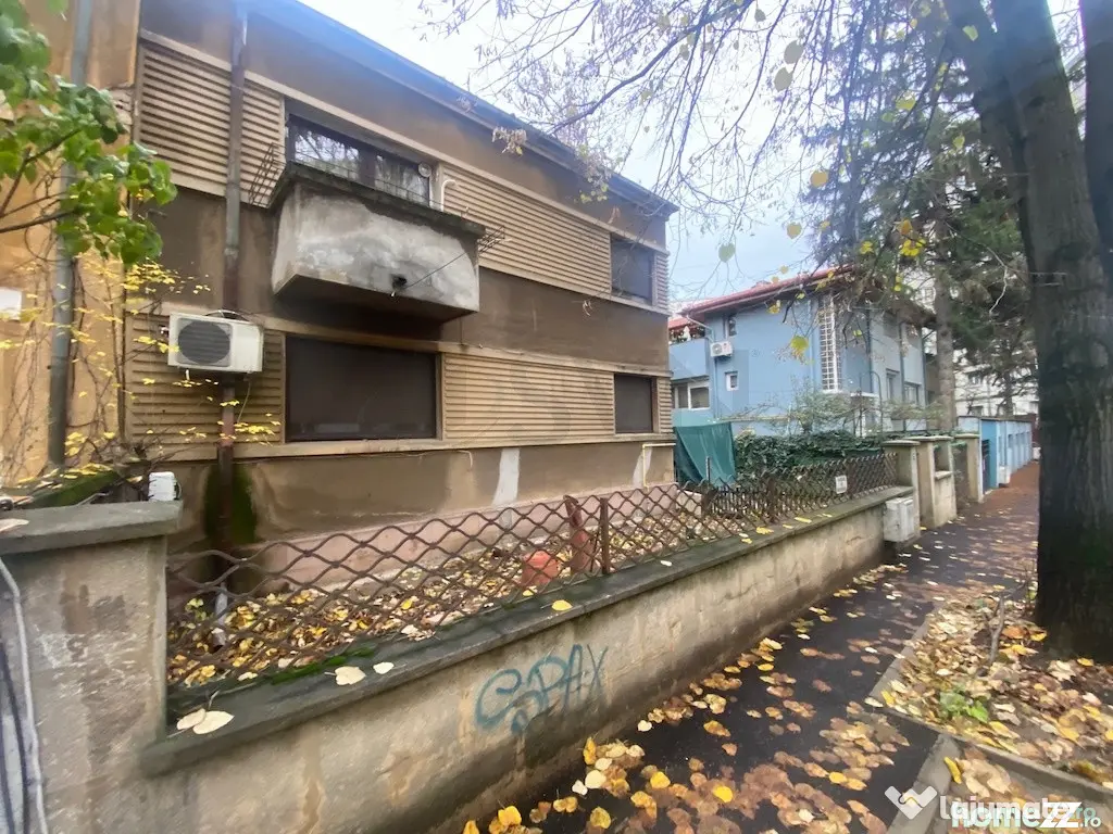 Casa cu teren 363 mp Agronomie - Domenii