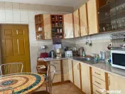 Casă / Vilă cu 5 camere de vânzare în zona Central