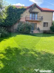 Casă / Vilă cu 5 camere de vânzare în zona Central