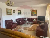 Casă / Vilă cu 5 camere de vânzare în zona Central