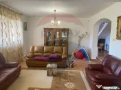 Casă / Vilă cu 5 camere de vânzare în zona Central