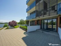 Apartament spatios Sisesti cu vedere la Lac