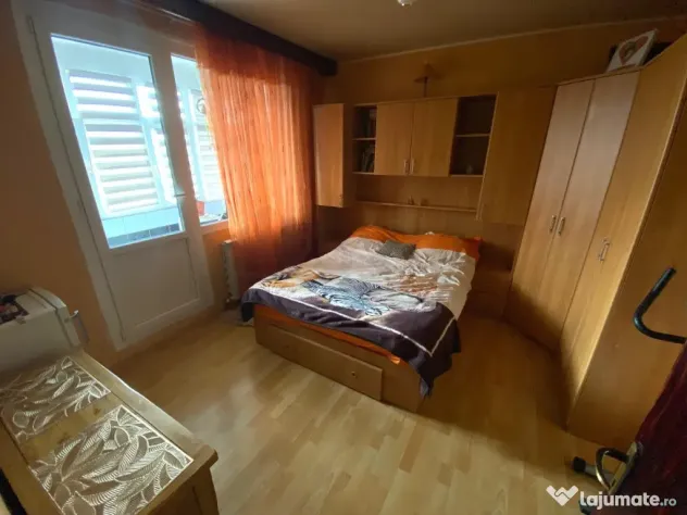 Apartament 3 camere Ozana Mobilat Utilat Loc de Parcare