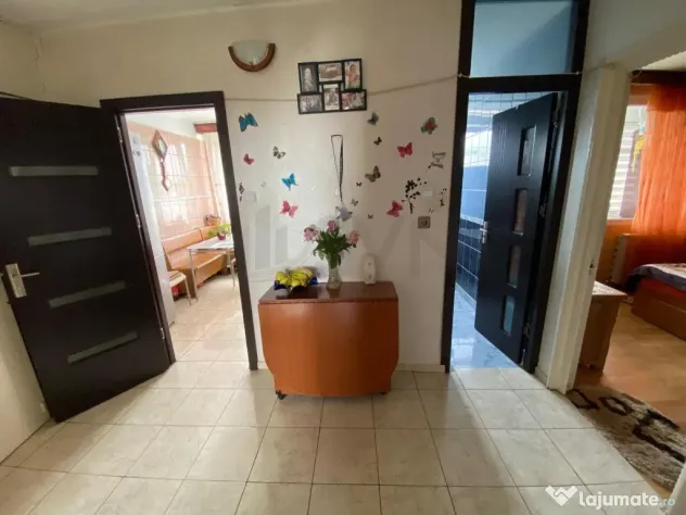Apartament 3 camere Ozana Mobilat Utilat Loc de Parcare