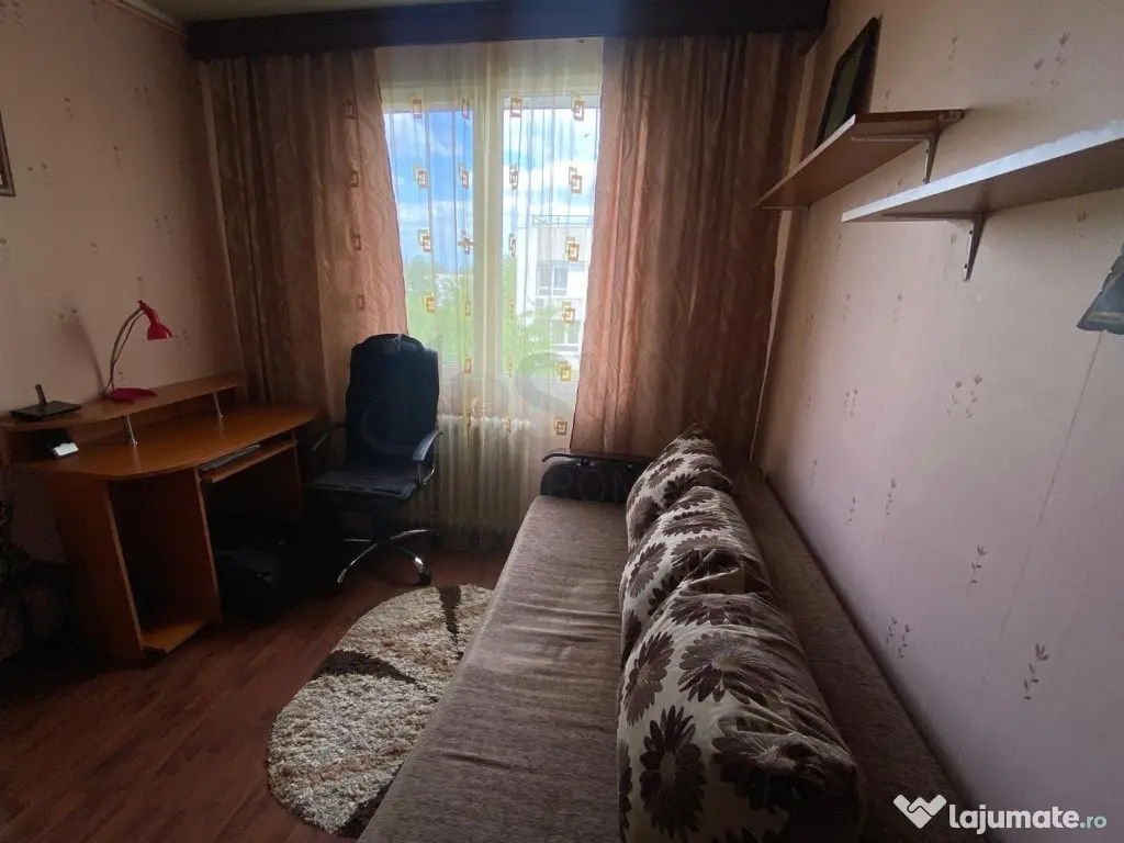 Apartament 3 camere Ozana Mobilat Utilat Loc de Parcare