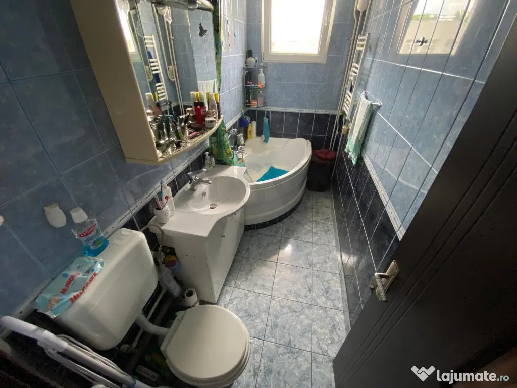 Apartament 3 camere Ozana Mobilat Utilat Loc de Parcare