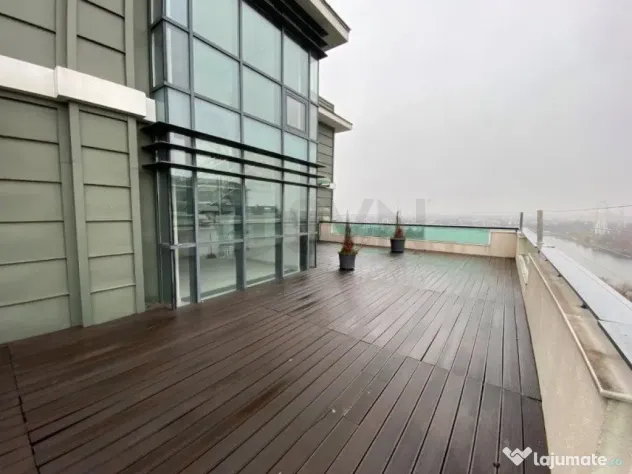 Penthouse 5 camere complex Emerald 300 mp