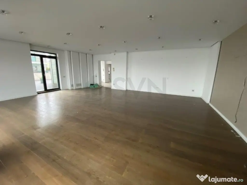 Penthouse 5 camere complex Emerald 300 mp