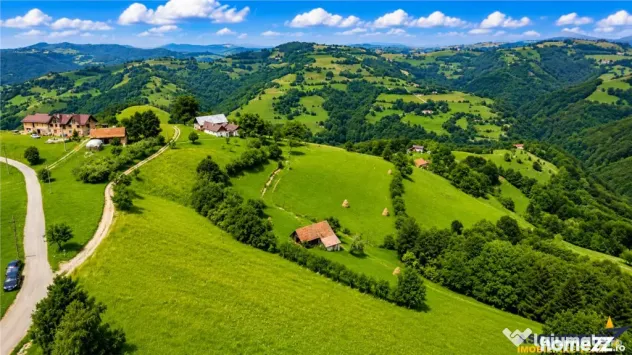 FILM! Cu view panoramic la 360 grade, teren 10.335 mp, Poian