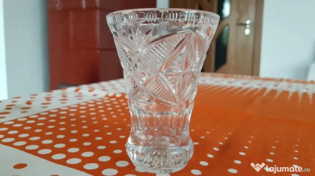 Vaza mica cristal RDG,noua,cu vechime peste 40 ani