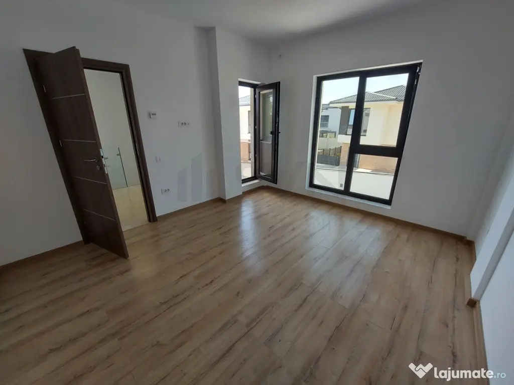 Vila 5 camere in Tunari tip Duplex