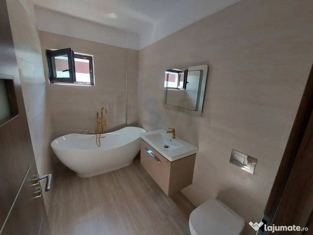 Vila 5 camere in Tunari tip Duplex