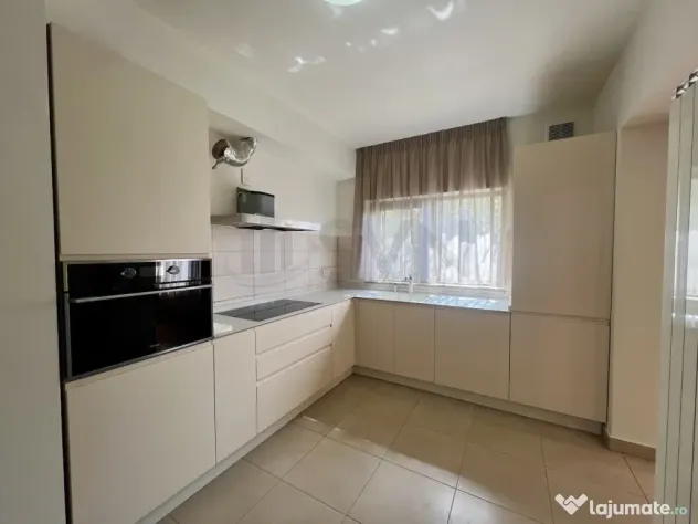 Apartament 4 camere Capitale l loc parcare inclus