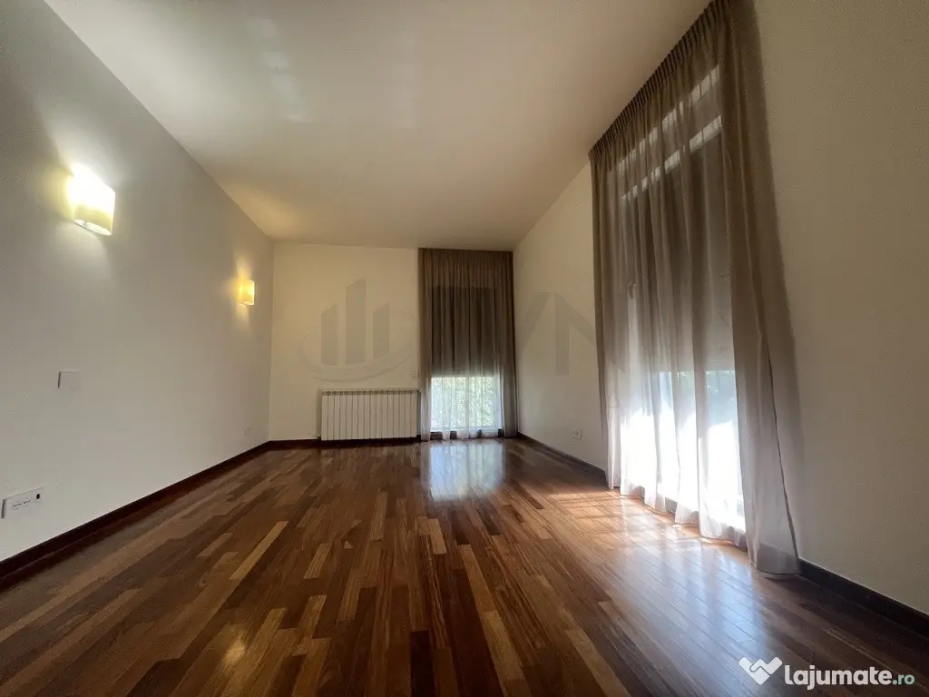 Apartament 4 camere Capitale l loc parcare inclus