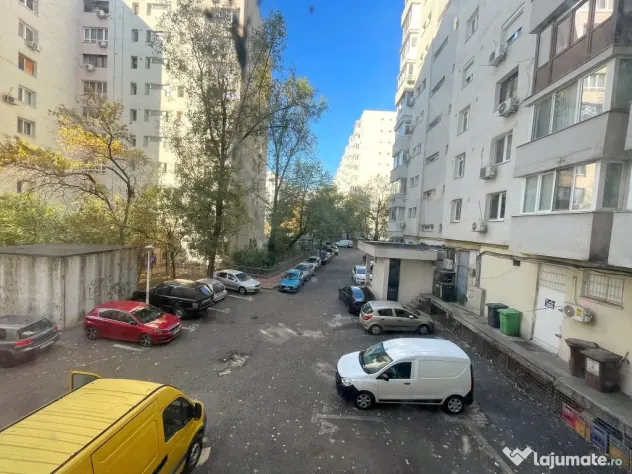 Garsoniera l Metrou 1 Decembrie