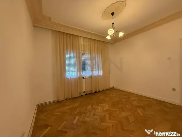 Apartament 3 camere Casin Domenii