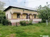 VÂNZARE CASĂ + TEREN 2029 MP 