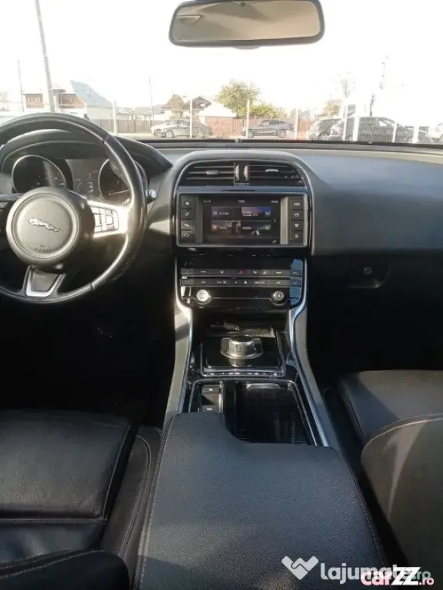 JaguarXE achizitionata de noua din reprezentanta prima inmatriculare2019variante