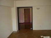Apartament 3 camere pe bd Decebal 