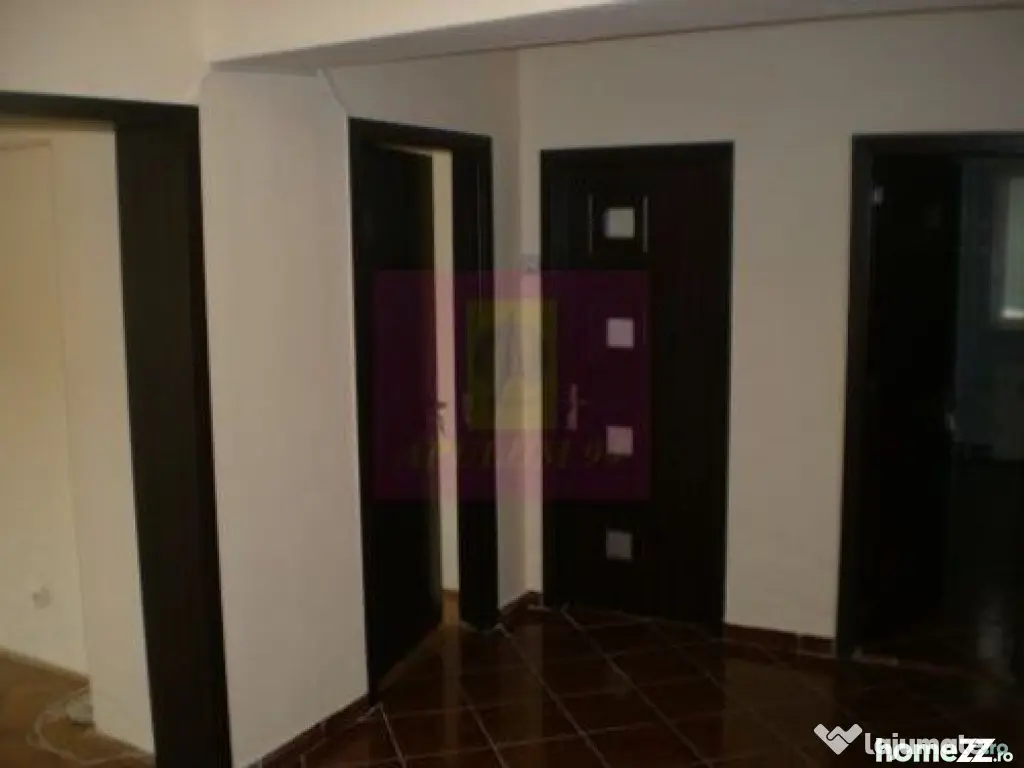 Apartament 3 camere pe bd Decebal - Bucuresti (Bucuresti-Ilfov)