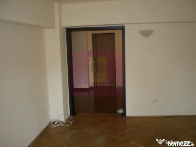 Apartament 3 camere pe bd Decebal - Bucuresti (Bucuresti-Ilfov)