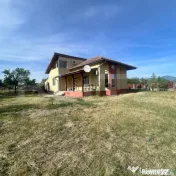 Casă individuală cu teren de 1.000 mp, 167 mp utili, ideal 