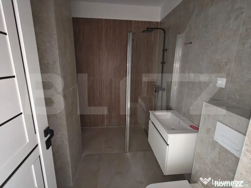 Apartament la cheie, ultrafinisat nou, lift, parcare, zona E