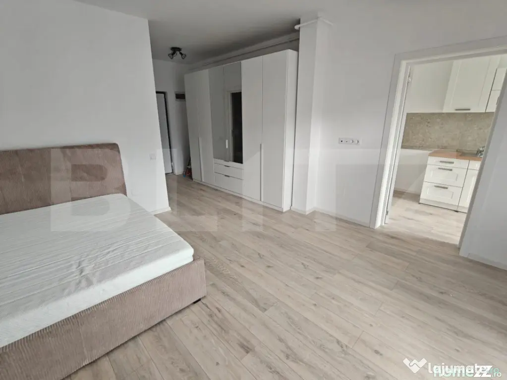 Apartament la cheie, ultrafinisat nou, lift, parcare, zona E