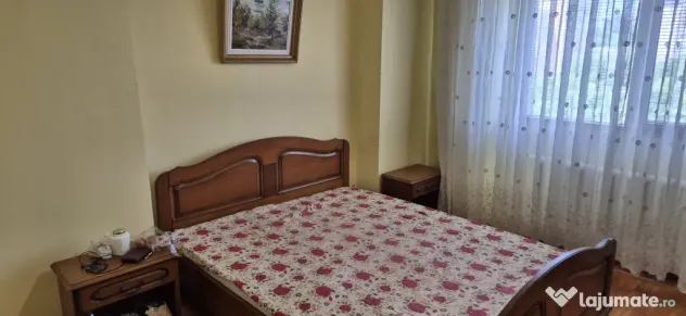 Închiriez Apartament 3 camere prima stație de la Podu Roș