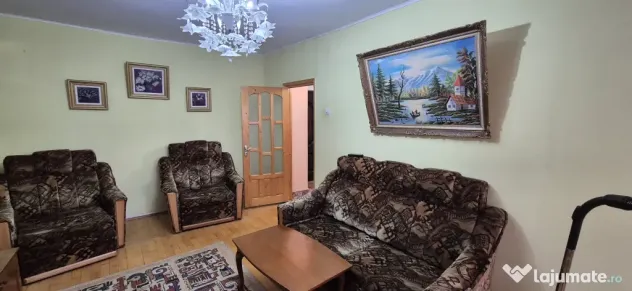 Închiriez Apartament 3 camere prima stație de la Podu Roș