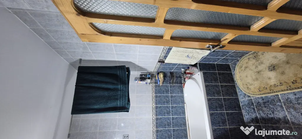 Închiriez Apartament 3 camere prima stație de la Podu Roș